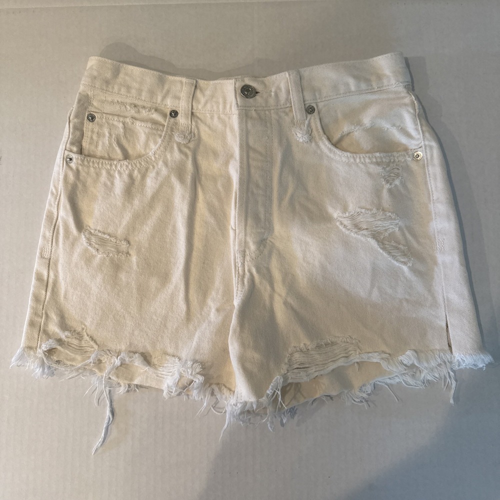 FREE PEOPLE Sofia Distressed Denim Shorts In‎ White Size 29